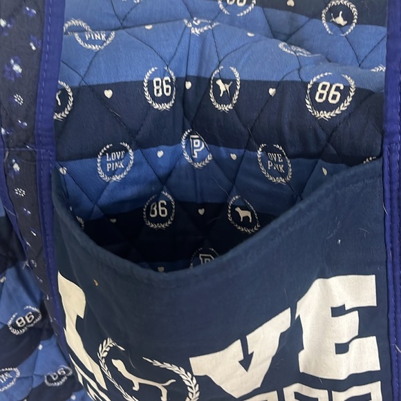 Victoria’s Secret travel bag - Picture 3 of 8